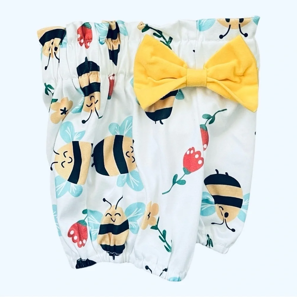 Bee/ strawberry print white ruched pull-on shorts yellow bow detail Girl 9-12 Mo